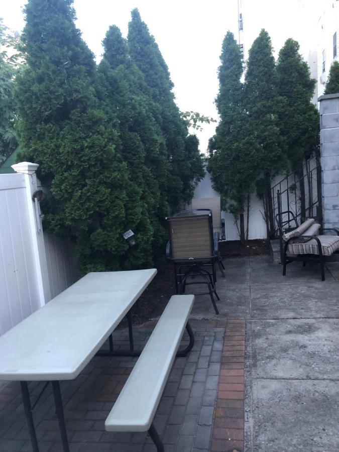 Brooklyn'S Finest - Cozy 2 Bedroom Нью-Йорк Экстерьер фото